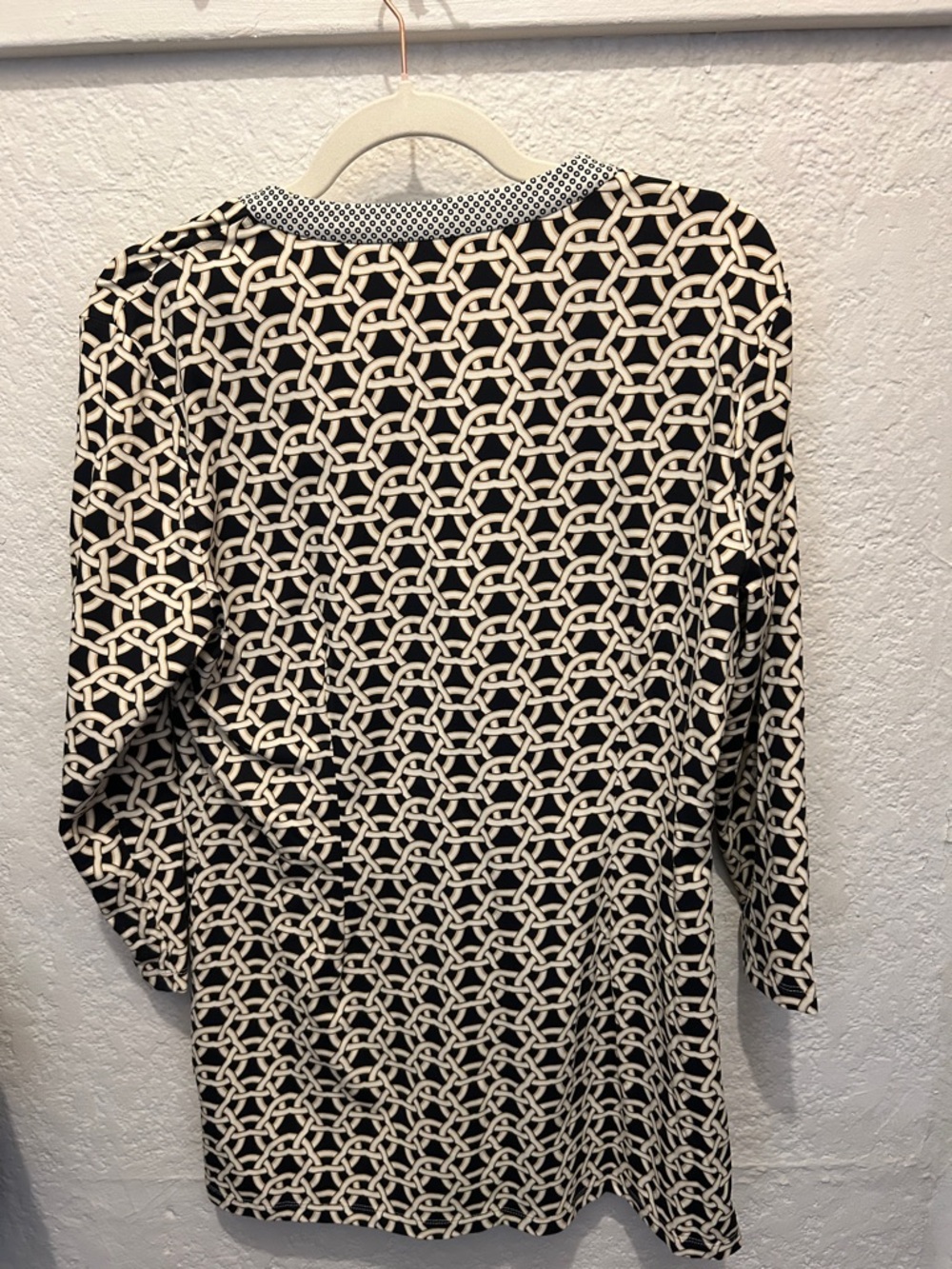 Women's Black and Cream Patterned Long Sleeve Knit Top - Picture 4 of 4